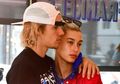 Hailey Baldwin Memuji Justin Bieber Lewat Unggahan Ini. Romantis!