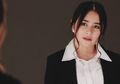 Prilly Latuconsina Tampil Bergaya Office Look, Contek Penampilannya dengan Busana di Bawah Rp 500 Ribu yuk!
