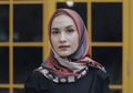 6 Inspirasi Fashion Printed Scarf untuk ke Kampus Ala Selebgram Hijab