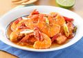 Gak Perlu Lama-Lama Untuk Dibayangkan, Langsung Saja Sajikan Udang Masak Saus Tomat Ini