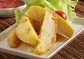 Diet Bubar Kalau Camilannya Kentang Goreng Wedges Keju Bawang Putih Ini, Enak Kebangetan!