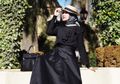 Bikin Penampilanmu Makin Stylish, yuk Lihat Inspirasi Padu Padan Topi dan Hijab ala Dian Pelangi