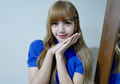 Ini Harga Dress yang Lisa 'BLACKPINK' Pakai Saat ke Indonesia. Jutaan Rupiah!