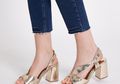 Punya Kaki Lebar? Gunakan 9 Model Heels Ini yang Dijamin Bikin Nyaman!