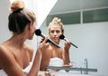 Foundation atau Makeup Mata Dulu? Ini Urutan yang Sebenarnya!