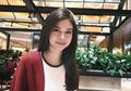 6 Inspirasi Tampil Kenakan Sneakers Ala Yuki Kato yang Simpel Banget!