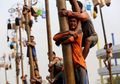 Ternyata, Lomba Panjat Pinang Bukan Berasal dari Indonesia, Lho!