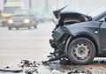 Nekat, Bocah 12 Tahun Ini Mencuri Mobil Ibunya dan Menabrak Seorang Polisi