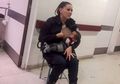 Polisi Wanita Ini Tuai Banyak Pujian Usai Susui Bayi Terlantar yang 'Kotor dan Bau'