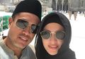 Pakai Baju Muslim Ini saat Berhaji, Penampilan Nia Ramadhani Kembali Curi Perhatian!