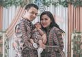 Baru Berusia 2 Bulan, Putra Vicky Shu Tampil Imut Kenakan Beskap dan Blangkon Saat Peringati Malam Satu Suro