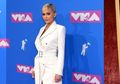 Hadir di VMA 2018, Sederet Selebriti Ini Tampil Seksi dan Menawan!