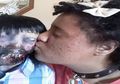 Hi... Remaja Ini Jatuh Cinta Dengan Boneka Zombie dan Akan Menikahinya