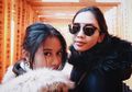 6 Fashion Kompak Siti Adira dengan Ibu Sambungnya, Ririn Dwi Ariyanti
