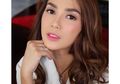 Unggah Foto Ibadah Haji Saat Masih Gadis, Ussy Sulistiawaty Mirip Banget Anak Bungsunya