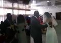 Duh! Selingkuhan Pria Ini Datang Mengacau Pernikahannya dengan Menggunakan Gaun Pengantin!