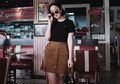 Contek OOTD Kekinian Selebriti Milenial dengan Button Skirt di Bawah Harga 300 Ribu Rupiah!