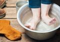 Nanti Malam, Rendam Kaki dengan Ramuan Sederhana Ini, Capek Pegal Rontok dari Badan!