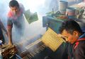 Sate Dibakar Dengan Arang Rasanya Lebih Nikmat, Kenapa Bisa Begitu?