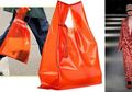 Mirip Kantong Plastik Belanja, 5 Tas Ini Harganya Cukup Fantastis!