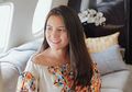 Tampil Modis Saat Hangout dengan Playsuit Motif Floral ala Marsha Aruan