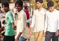 Kerap Dianggap Aneh, Kebiasaan Pria Ini Lazim Terjadi di India