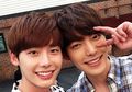 Intip Foto Liburan Kim Woo Bin dan Lee Jong Suk di Hawai. Seru Abis!