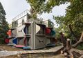 Unik Banget, Rumah Ini Miliki Kisi Jendela yang Multifungsi, Loh!