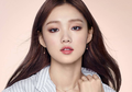 4 Cara Menjaga Kelembapan Kulit Wajah Ala Lee Sung Kyung! Coba Yuk!