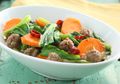 Si Kecil Tak Lagi Susah Makan Sayur Kalau Tumis Caisim Bola Daging Ini Jadi Menu Makan Siangnya