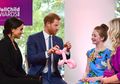 Manis! Begini Momen Pangeran Harry dan Meghan Markle Saat Bersama Anak-Anak