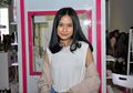 Yuk Tampil Stylish dan Modis dengan Atasan Warna Putih Ala Hanggini!