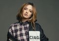 Intip Gaya SWAG Nia Ramadhani Saat Pemotretan, Nggak Kalah Sama Anak Kuliahan!