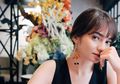 Cantik dan Kocak, Begini Gaya Enzy Storia yang Ternyata Modis Banget!