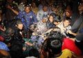 Selain Kotoran Kerbau Bule, Air Sisa Jamasan Pusaka Malam 1 Suro Juga Jadi Rebutan Warga, Dipercaya Bisa Memberi Berkah!