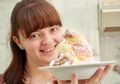 Karena Alergi, Wanita Ini Cuma Bisa Makan Es Krim dan Sosis Selama 20 Tahun, Begini Kondisinya Sekarang