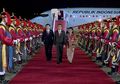 Presiden Jokowi Lempar Koin di Pinggir Sungai Cheonggyecheon, Korea Selatan