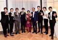 Ketika Presiden Jokowi Goyang Dayung dengan Super Junior di Korea!