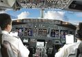 Izinkan Istri Masuk ke Dalam Kokpit, Pilot Dijatuhi Sanksi Skors dan Denda!