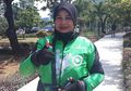 Salut! Selain Jual Makanan, Ibu Ini Jadi Ojek Online untuk Hidupi Anak-anaknya Setelah Sang Suami Meninggal