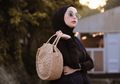 Inspirasi Tampilan Hijab Kasual ala Selebgram Joyagh dengan Referensi Fashion Item di Bawah Harga 500 Ribu Rupiah!