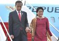 Sambil Sarungan, Jokowi Traktir Paspampres Makan Sate Ayam Di Malam Tahun Baru, 'Bapak Emang Suka Gitu'