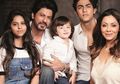Ayah Idaman! Shah Rukh Khan Selalu Sempatkan Waktu Untuk Didik Anak-Anaknya