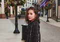 Intip 4 Gaya Kasual Prilly Latuconsina di Los Angeles. Stylish Abis!