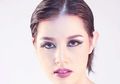 Elegan nan Seksi, Ini 6 Cara Mudah Bikin Dark Makeup Touch di Wajah