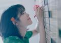 Rayakan 10 Tahun Debut, IU Ajak Fans Lakukan Donasi