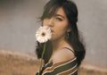 6 Gaya Seru Ify Alyssa dengan Motif Stripes Buat Weekend Outfit