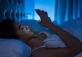 Main Media Sosial di Jam Malam Bisa Jadi Penyebab Insomnia Lho!