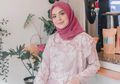 Inspirasi Tunik dengan Hijab Bridesmaids ala Vebby Palwinta dengan Harga Mulai dari 200 Ribu Rupiah