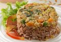 Bingung Memikirkan Menu Sarapan Sehat Besok? Contek Resep Nasi Tim Merah Udang Sayur Ini Saja
